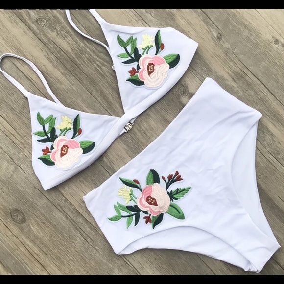 ⭐️ SALE High Waist Bikini - Picture 3 of 4